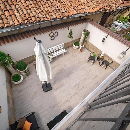 The Gallery Guest House - Garden And Garage Veliko Tarnovo Exterior photo