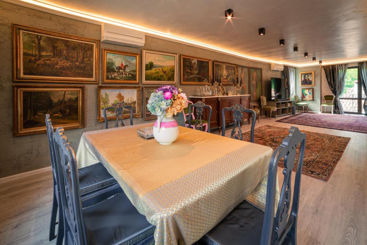 The Gallery Guest House - Garden And Garage Veliko Tarnovo Exterior photo