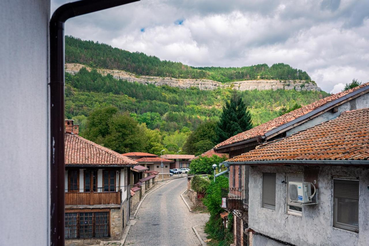 The Gallery Guest House - Garden And Garage Veliko Tarnovo Exterior photo